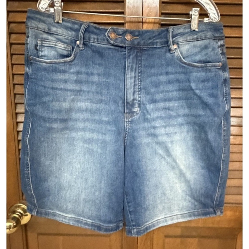 Judy Blue Denim Shorts Womens 2XL Stretch Mid Rise Plus Size Casual Blue Jean